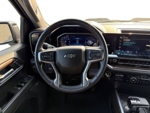 Used 2024 Chevrolet Silverado 1500 LT Trail Boss w/ Convenience Package II AWD/4WD image 12
