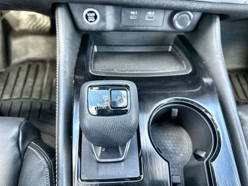 Used 2021 Nissan Rogue SL w/ Premium Package image 16