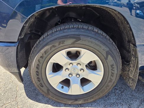 Used 2023 RAM 1500 Big Horn AWD/4WD image 21