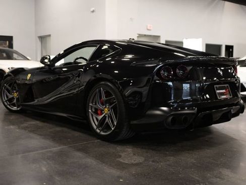 Used 2019 Ferrari 812 Superfast RWD image 9