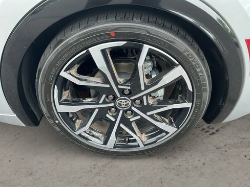 Certified 2024 Toyota Prius Prime Premium FWD image 9