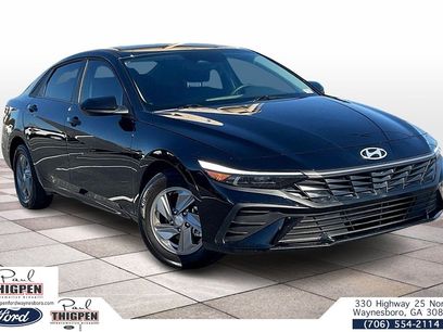 Used 2025 Hyundai Elantra SE