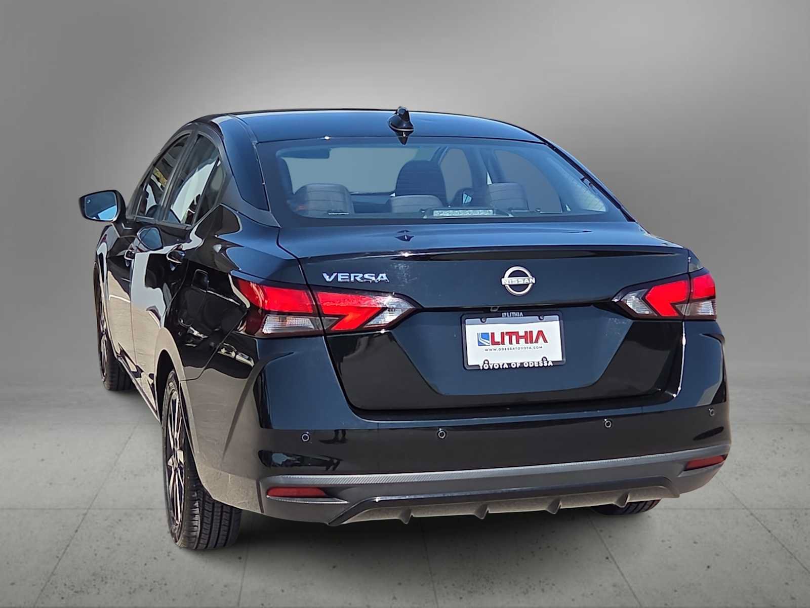 Used 2025 Nissan Versa SV FWD image 7
