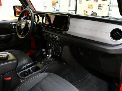 Used 2025 Jeep Wrangler Sport S image 55