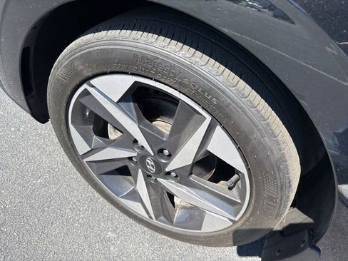 Used 2023 Hyundai Elantra SEL w/ Convenience Package FWD image 12
