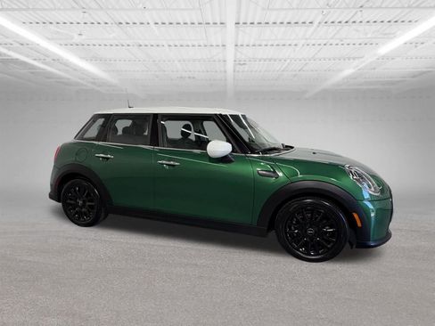 Used 2024 MINI Cooper 4-Door Hardtop FWD image 7