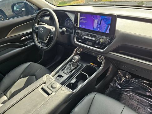Used 2025 Toyota Grand Highlander AWD Hybrid image 10