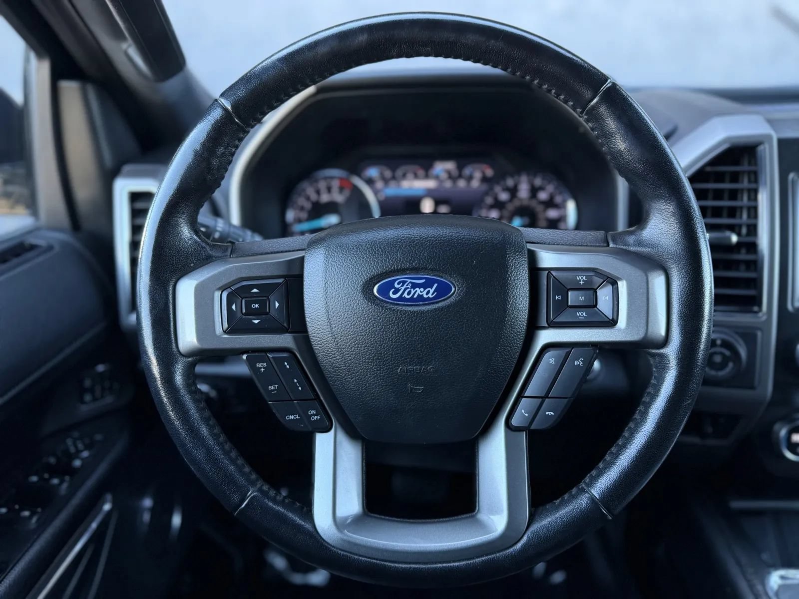 Used 2021 Ford Expedition XLT AWD/4WD image 24