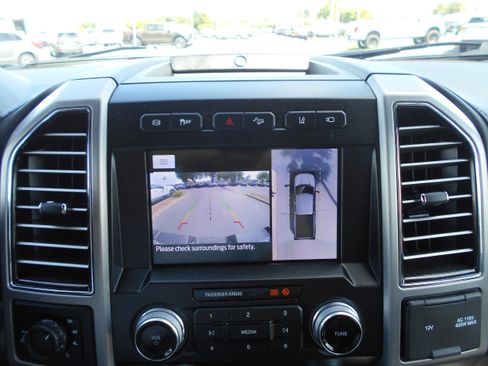 Certified 2021 Ford F250 Platinum w/ FX4 Off-Road Package AWD/4WD image 13