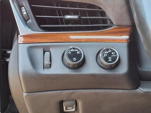 Used 2015 Cadillac Escalade ESV Premium image 20