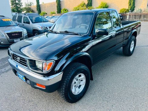 Used 1996 Toyota Tacoma 4x4 Xtracab V6 image 1