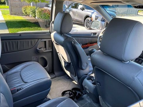 Used 2010 Toyota Sienna XLE w/ Towing Prep Pkg FWD image 29