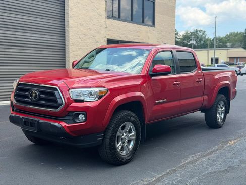 Used 2020 Toyota Tacoma SR5 AWD/4WD image 2