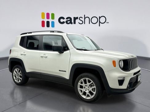 Used 2023 Jeep Renegade Latitude w/ Sun & Fun Group image 7