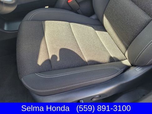 Used 2024 Chevrolet Traverse LT FWD image 12