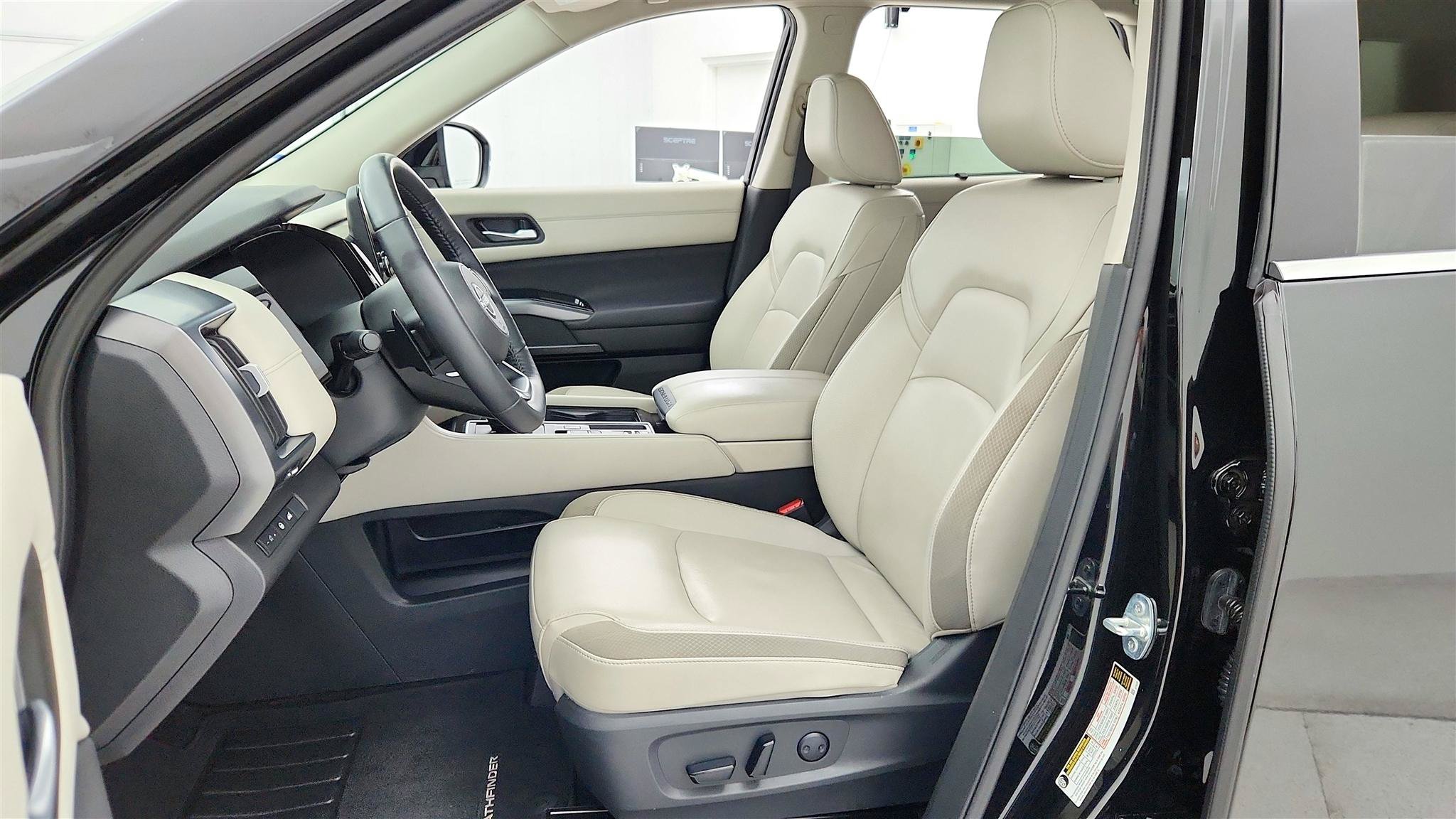 Used 2024 Nissan Pathfinder SL w/ Cargo Package FWD image 26