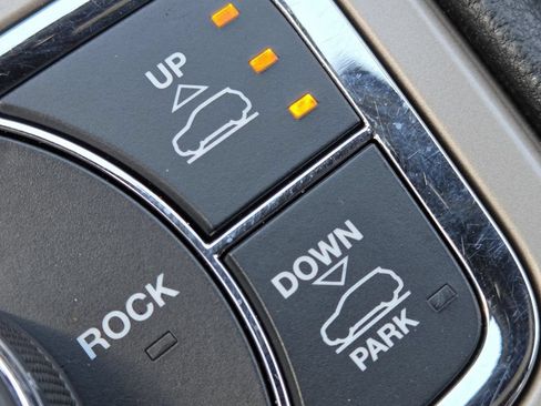 Used 2014 Jeep Grand Cherokee Limited AWD/4WD image 18