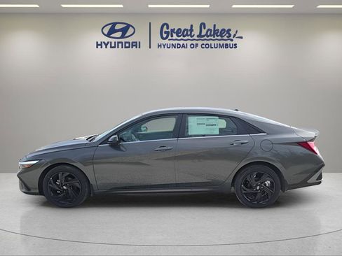 New 2026 Hyundai Elantra SEL Sport Premium FWD image 2