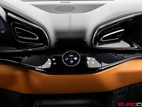 Used 2025 Ferrari Purosangue AWD/4WD image 36