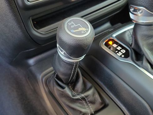 New 2025 Jeep Gladiator Sport AWD/4WD image 31