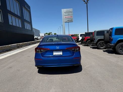 Used 2022 Honda Civic EX image 4