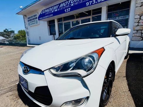 Used 2016 Hyundai Veloster w/ Option Group 02 FWD image 4