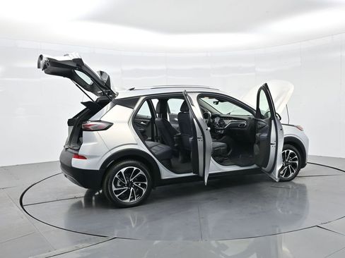 Used 2023 Chevrolet Bolt EUV Premier image 38