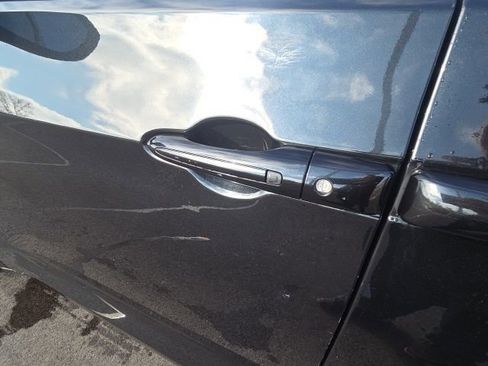 Used 2023 Chrysler Pacifica Touring-L image 26