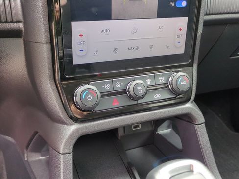 Used 2025 Ford Ranger XLT w/ Equipment Group 301A High image 23