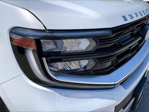 Used 2025 Ford Expedition Platinum AWD/4WD image 32