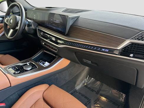 Used 2026 BMW X5 sDrive40i w/ M Sport Package image 31