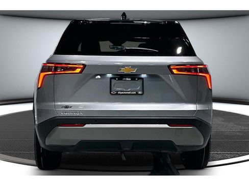 New 2026 Chevrolet Equinox LT w/ Convenience Package II image 5