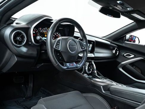 Used 2016 Chevrolet Camaro SS RWD image 18