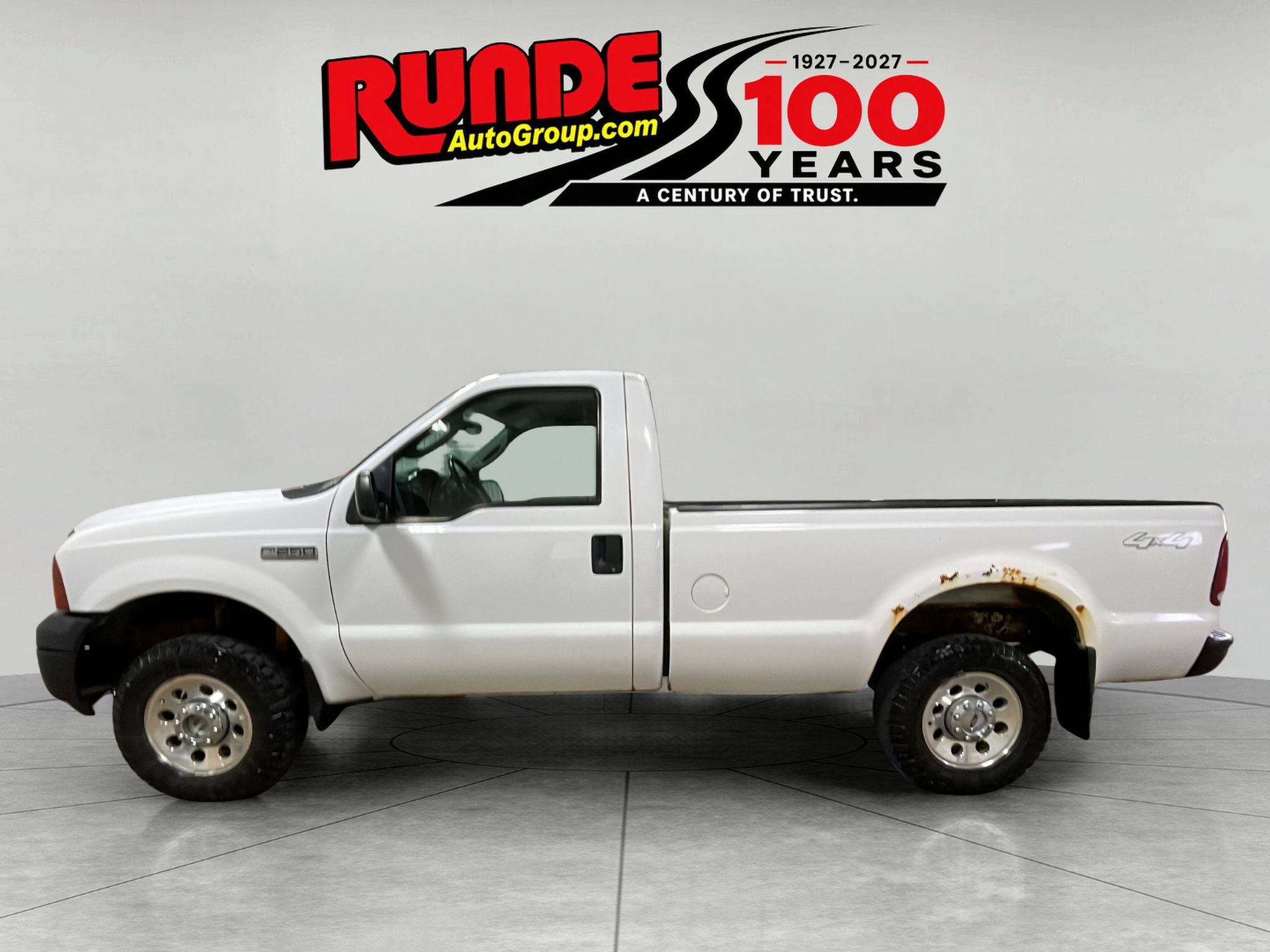 Used 2006 Ford F250 4x4 Regular Cab Super Duty image 2