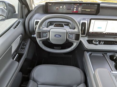 Certified 2025 Ford Expedition Max Active image 18