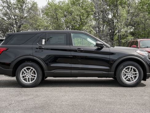 New 2026 Ford Explorer Active image 3