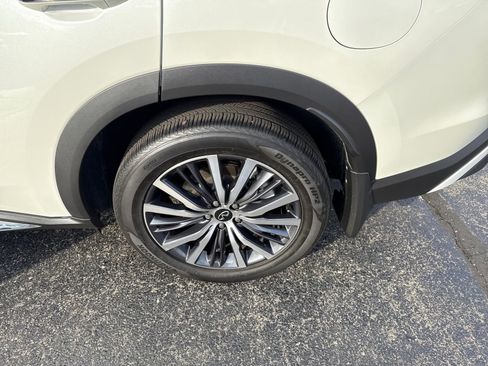 Certified 2025 INFINITI QX60 Sensory image 40