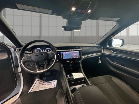 New 2026 Jeep Grand Cherokee L 4WD image 26