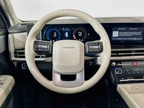 Used 2025 Hyundai Santa Fe SEL FWD image 18