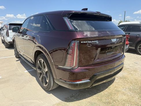 Used 2025 Cadillac Escalade IQ Sport 1 w/ Smart Trailering package AWD/4WD image 2