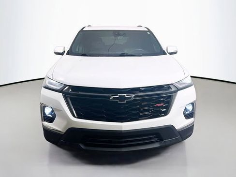 Used 2023 Chevrolet Traverse RS image 2