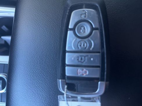 Used 2023 Ford Explorer Limited image 29