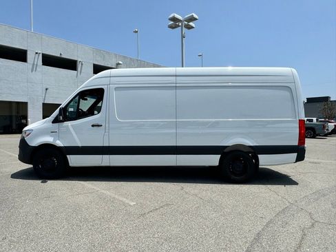 Used 2024 Mercedes-Benz eSprinter 170 Cargo image 7