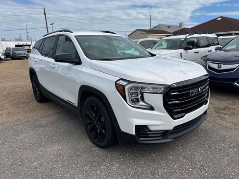 Used 2022 GMC Terrain SLE w/ Elevation Edition image 4