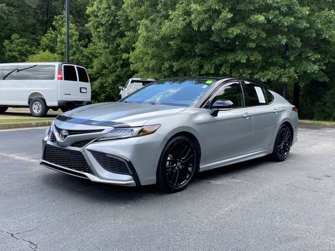 Used 2024 Toyota Camry XSE FWD image 5