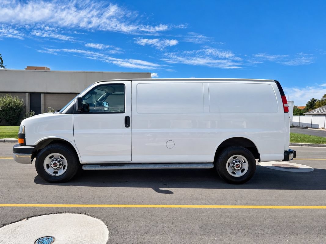 Used 2016 GMC Savana 2500 RWD image 2
