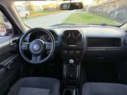 Used 2017 Jeep Patriot Sport image 28