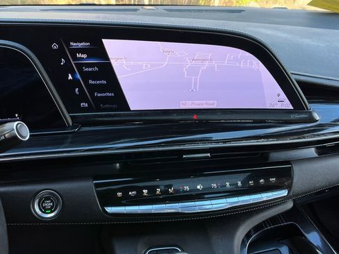 Used 2022 Cadillac Escalade ESV Sport image 16