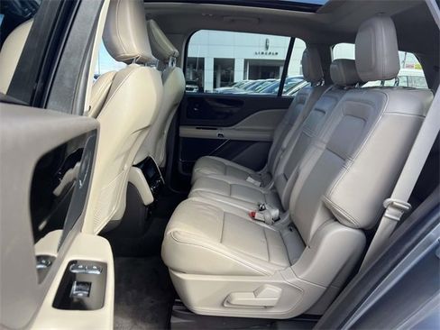 Used 2022 Lincoln Aviator Reserve w/ Elements Package Plus image 13