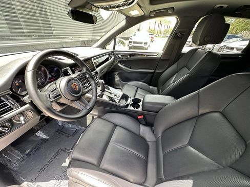 Used 2024 Porsche Macan AWD/4WD image 4
